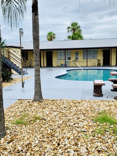 THE ST. PETE BEACH VILLAS (14-UNIT APARTMENT COMPLEX)- SELLER FINANCING AVAILABLE! : 550 Corey Ave, St Pete Beach, FL 33706